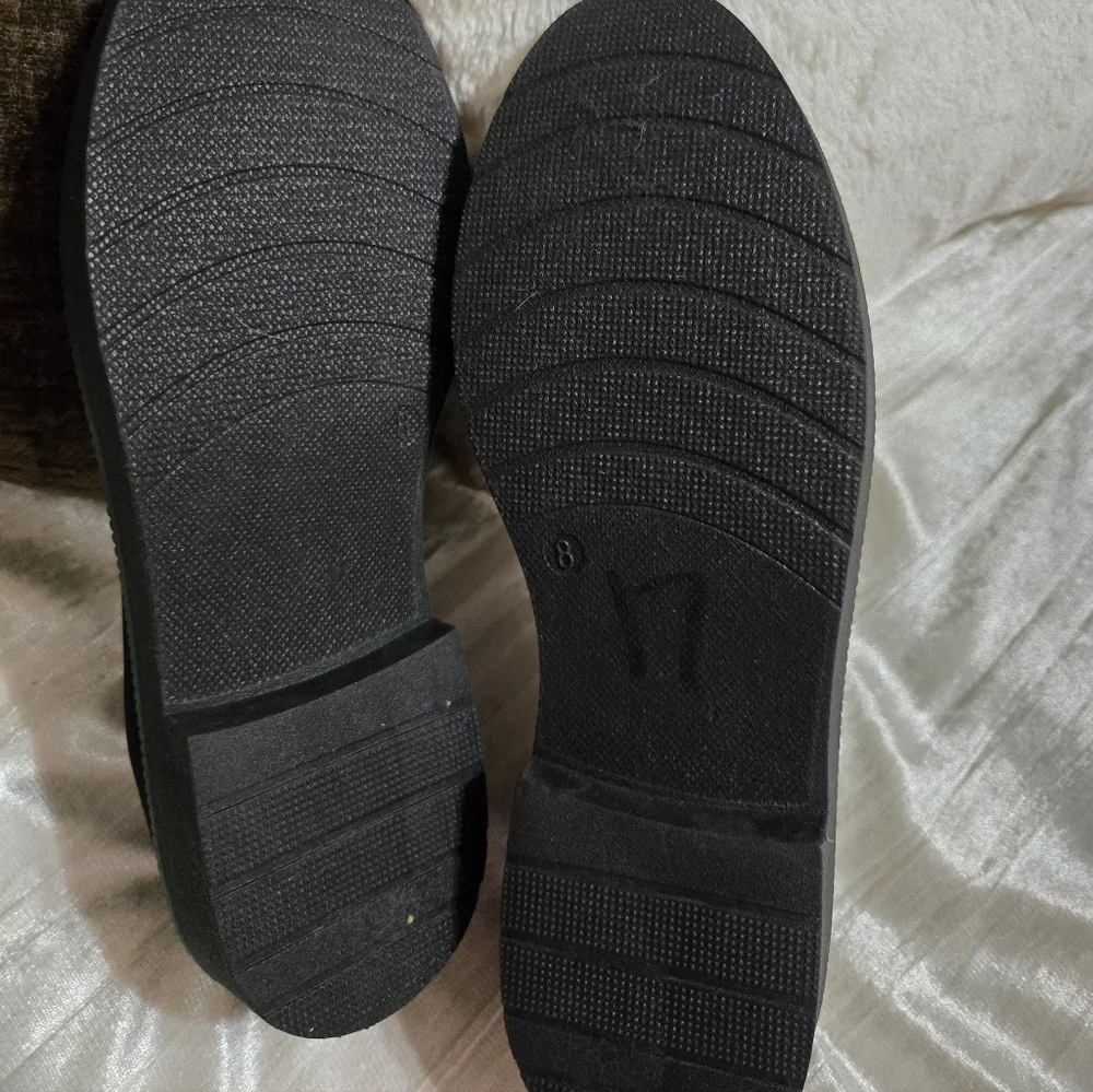 Womens Black Slip-On Loafers with Embellished Band By CLaundry Size 8 NWOB